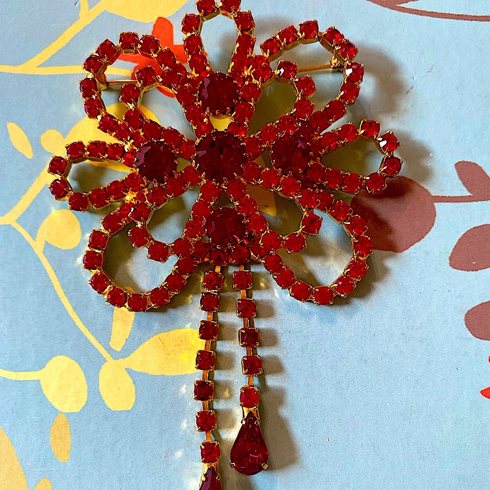 Vintage styled Ruby Rhinestone Brooch